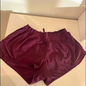 Marron lululemon hotty-hot 2.5” size 12
